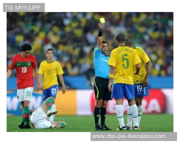 足球黄牌牌的背后故事与影响解析让我们重新审视这项运动的公平与激情